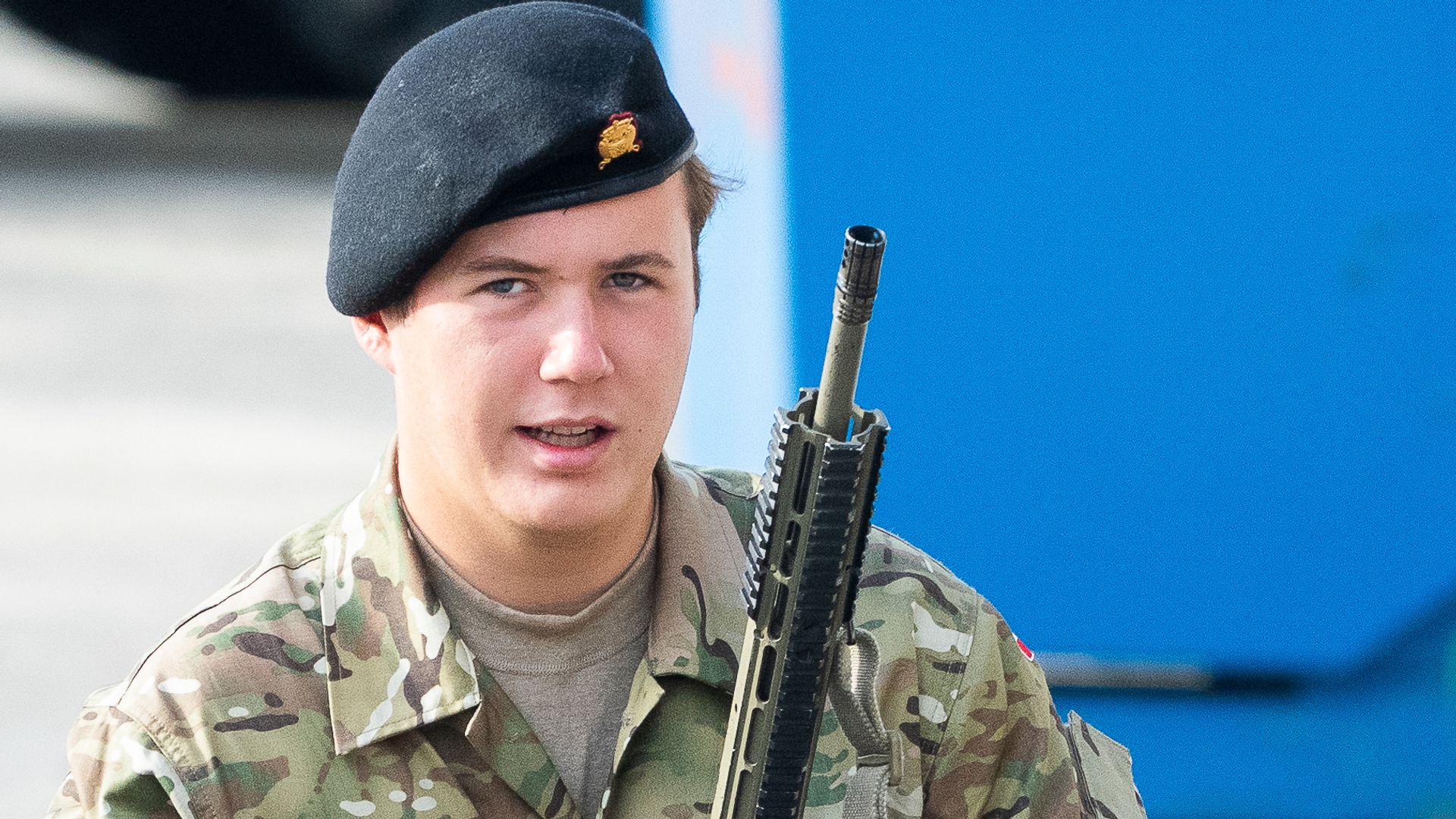 Las imágenes de Christian de Dinamarca en el Ejército tras exprimir al máximo el verano en el que se enamoró