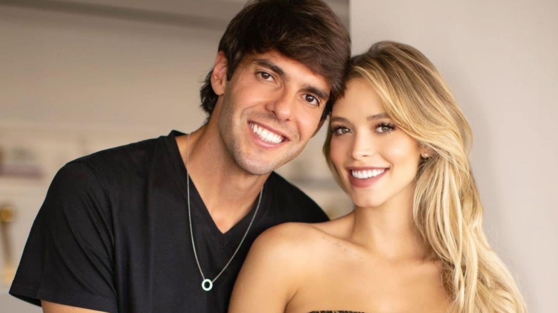 Kaká muestra orgulloso las primeras fotos de su hija recién nacida