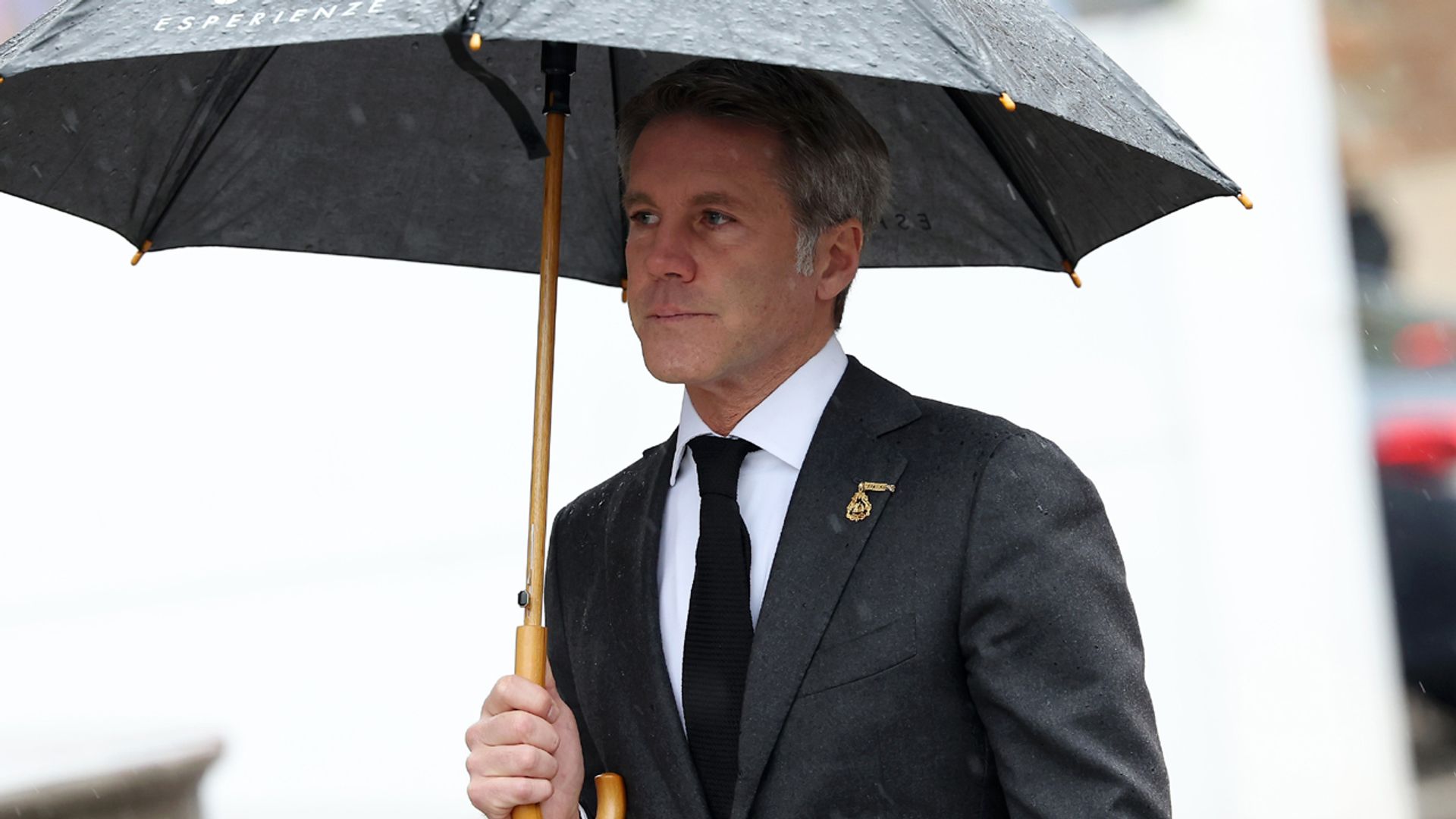 Manuel Filiberto de Saboya se desdice y se declara el jefe de la Casa