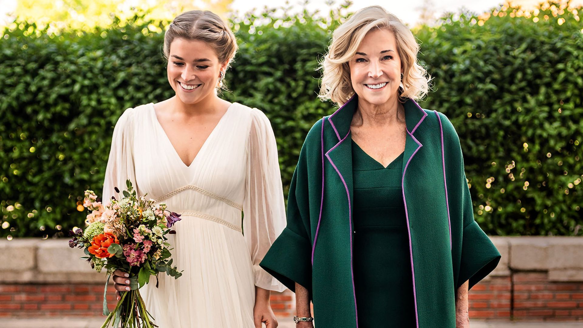 PRIMICIA. La elegante boda de Lola García-Romeu, hija de María Dolores Dancausa, en Madrid: todos los detalles y las imágenes del 'sí, quiero'