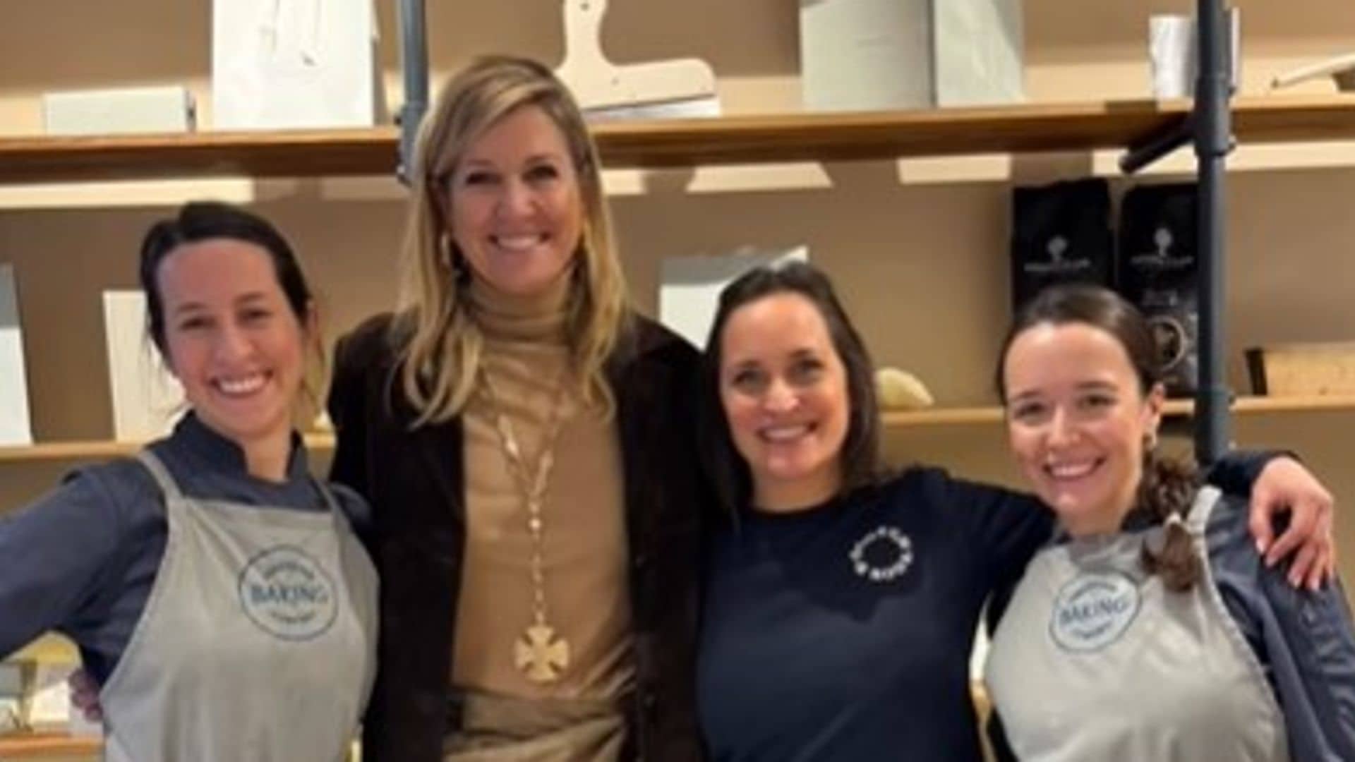 Máxima de Holanda visita una conocida pastelería argentina en Ámsterdam