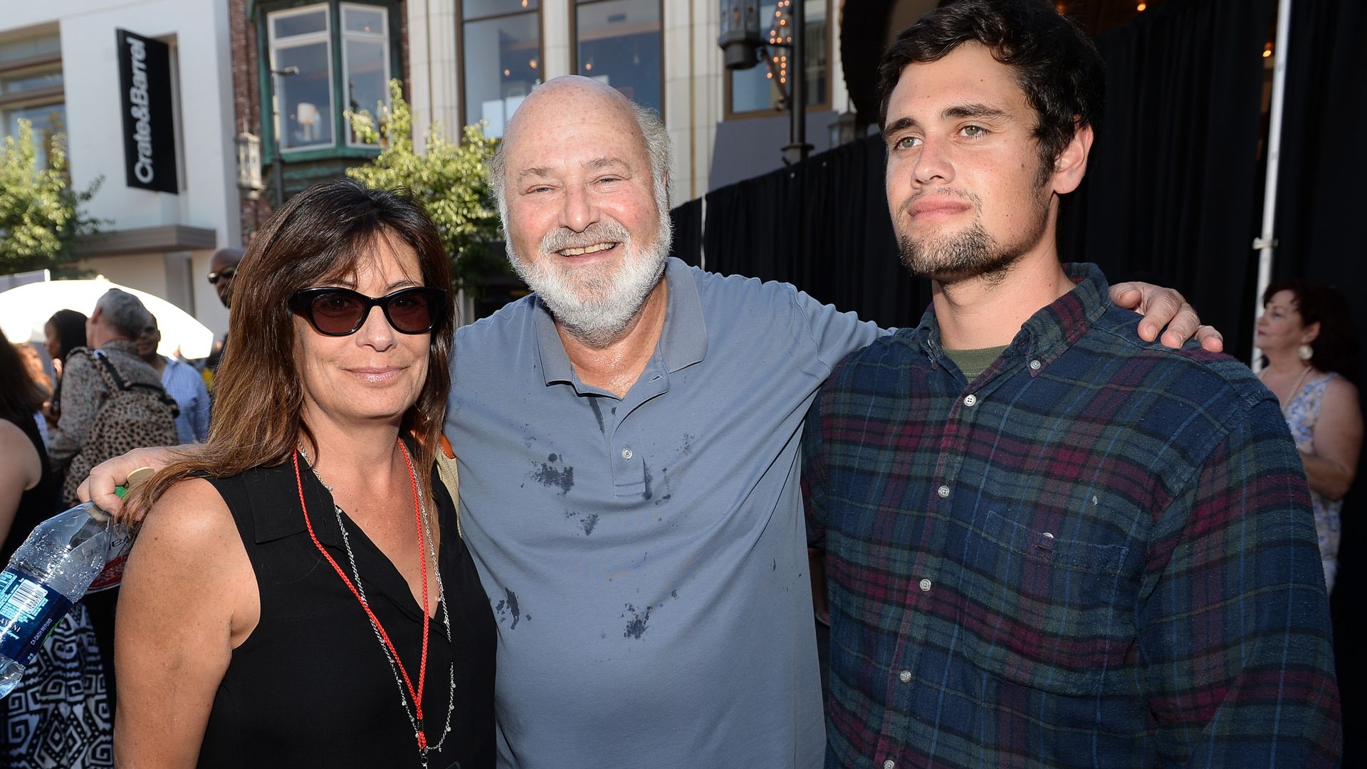 Nick Reiner con sus padres Rob y Michele en un evento en Los Ángeles en 2013.