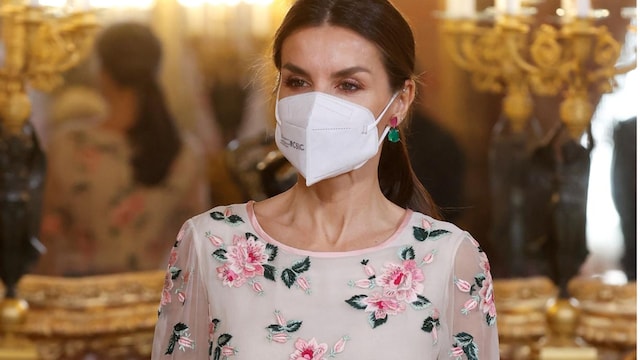 letizia look flores1