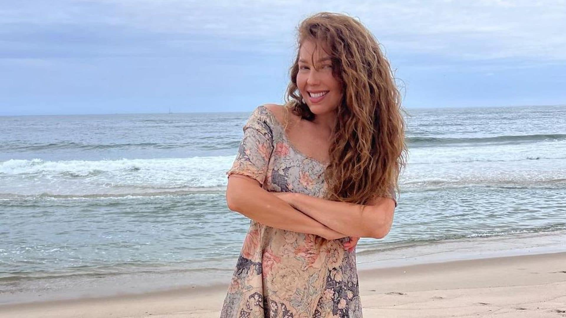 ¡Costeñita soy! Thalía se transforma en ‘Marimar’