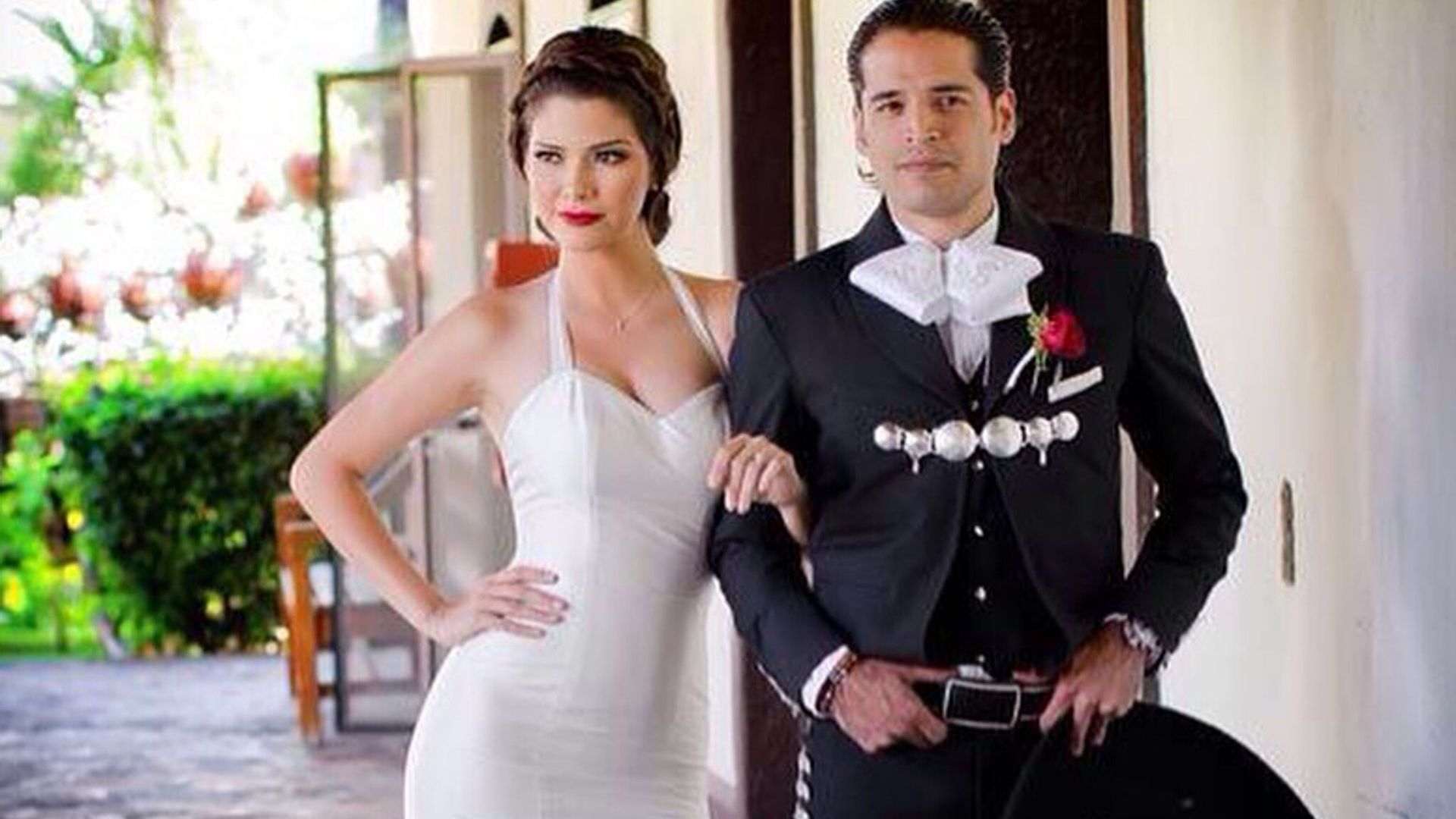 Ana Patricia Gámez celebra con fotos inéditas su aniversario de bodas