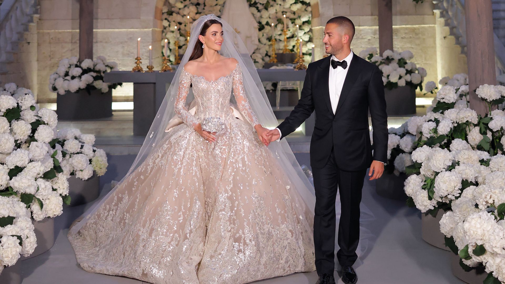 Las imágenes no vistas de la boda de 'las mil y una noches' del hijo del diseñador Elie Saab y Zein Qutami