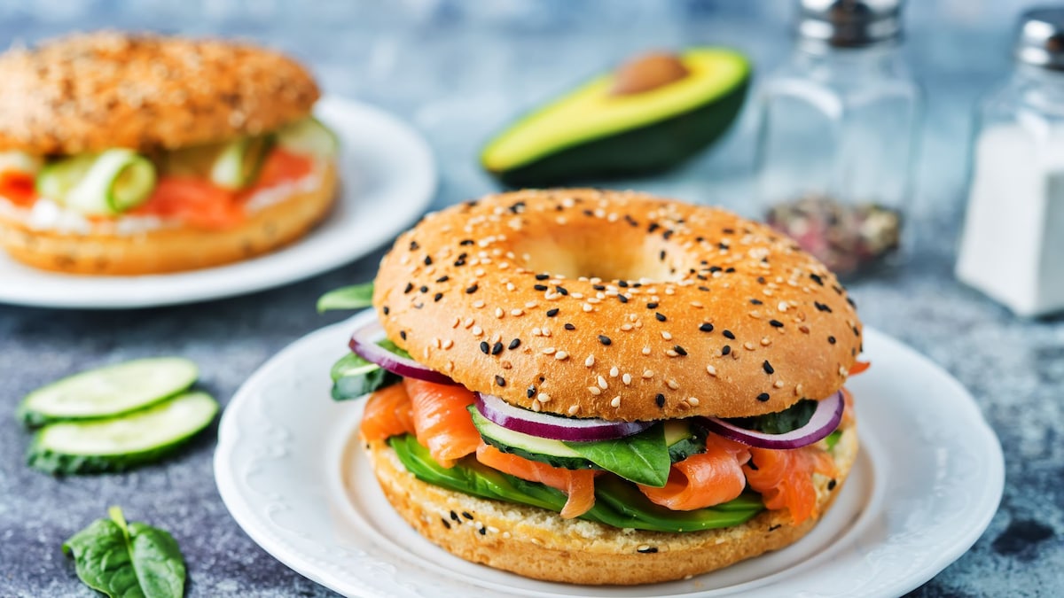 Del salado al dulce: ideas de bagels fáciles para un desayuno irresistible