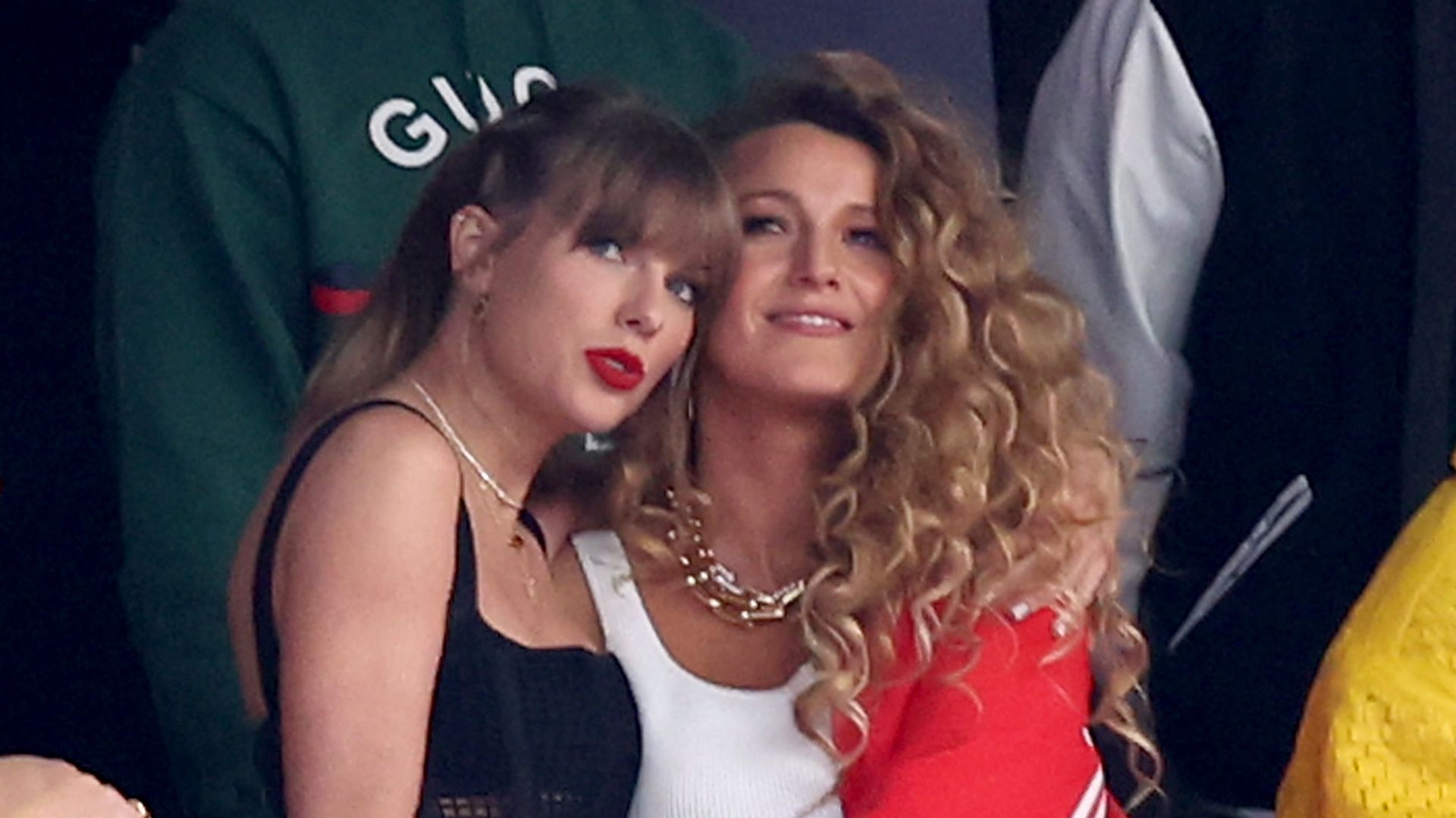 ¿No fue invitada? Esto hacía Blake Lively mientras se celebraba la boda de Taylor Swift