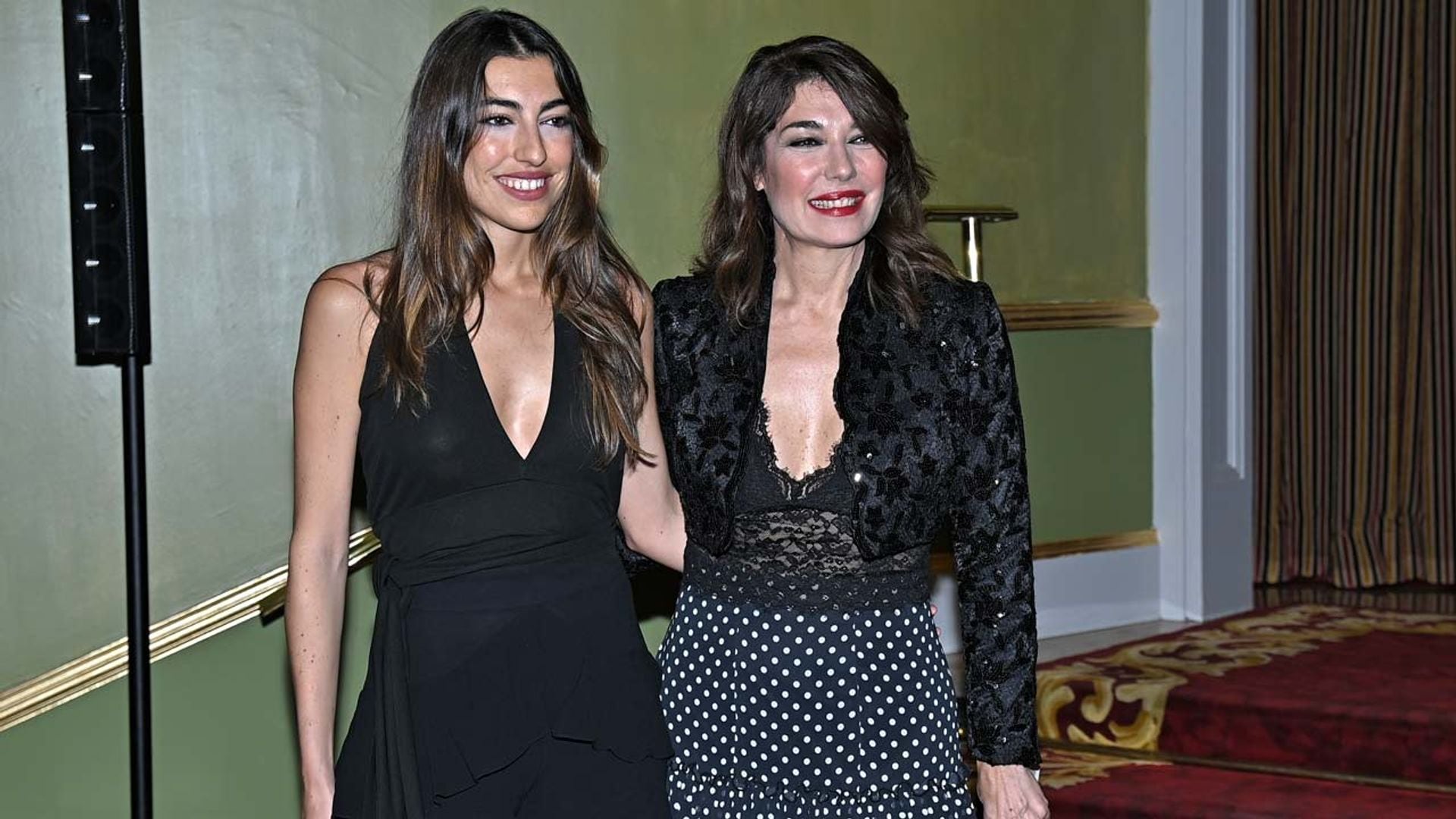 La reacción de Raquel Revuelta al saber que su hija Claudia se ha comprometido ¡No podrás evitar llorar!