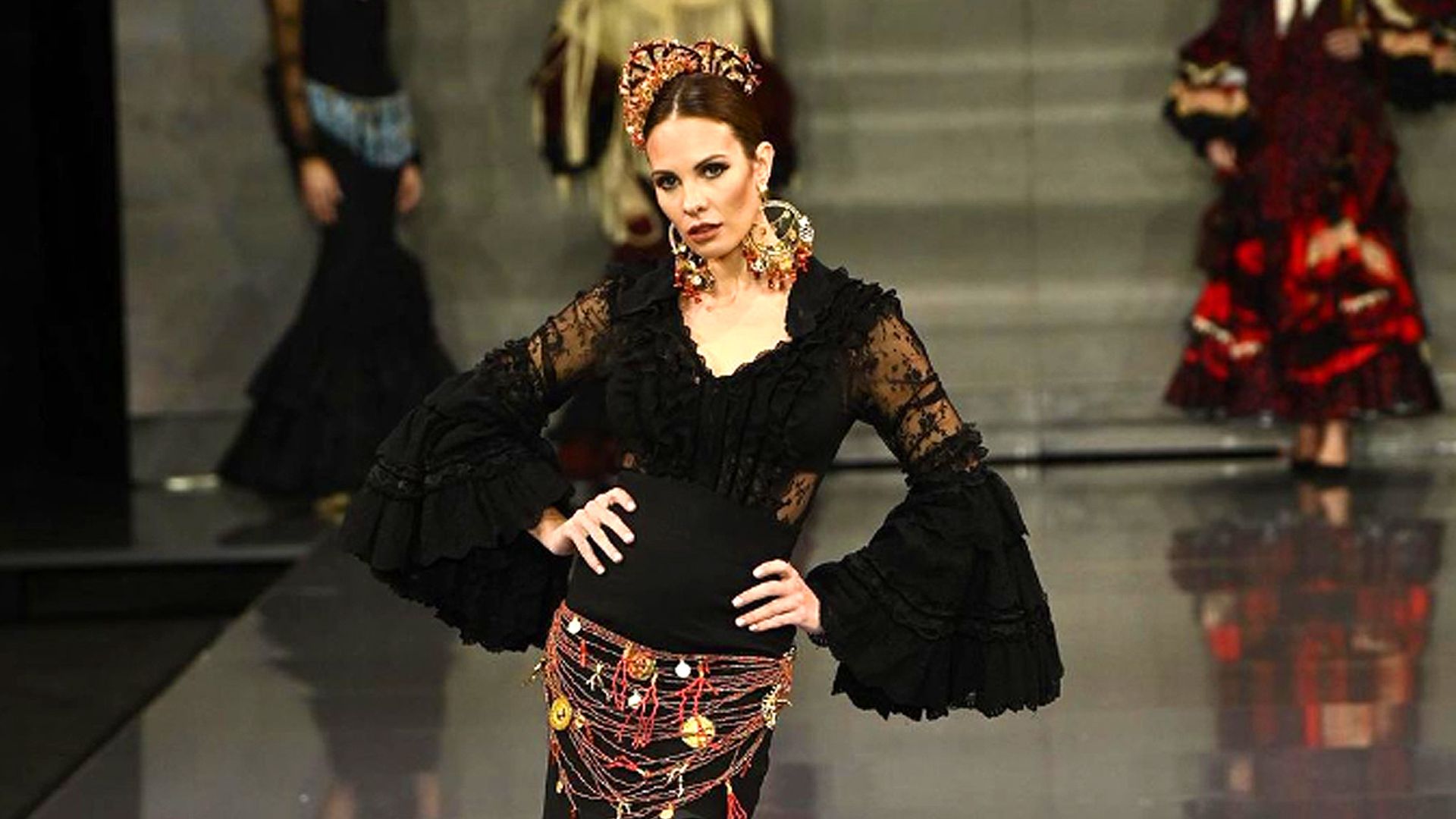 Jessica Bueno, puro poderío en su regreso a las pasarelas