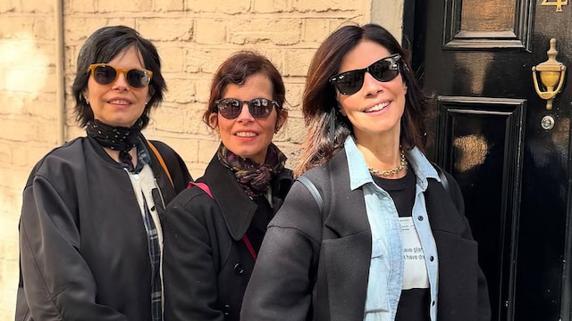Maribel Verdú junto a sus hermanas en Londres