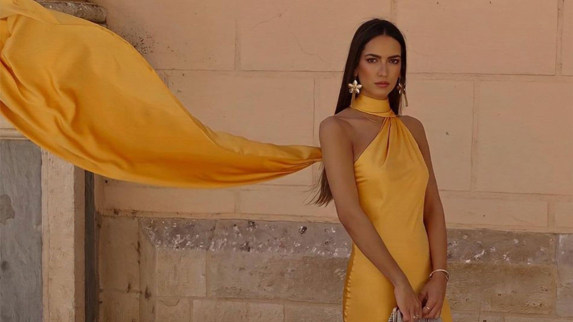Capas, la tendencia que enamora a las invitadas más virales en bodas y todos los eventos