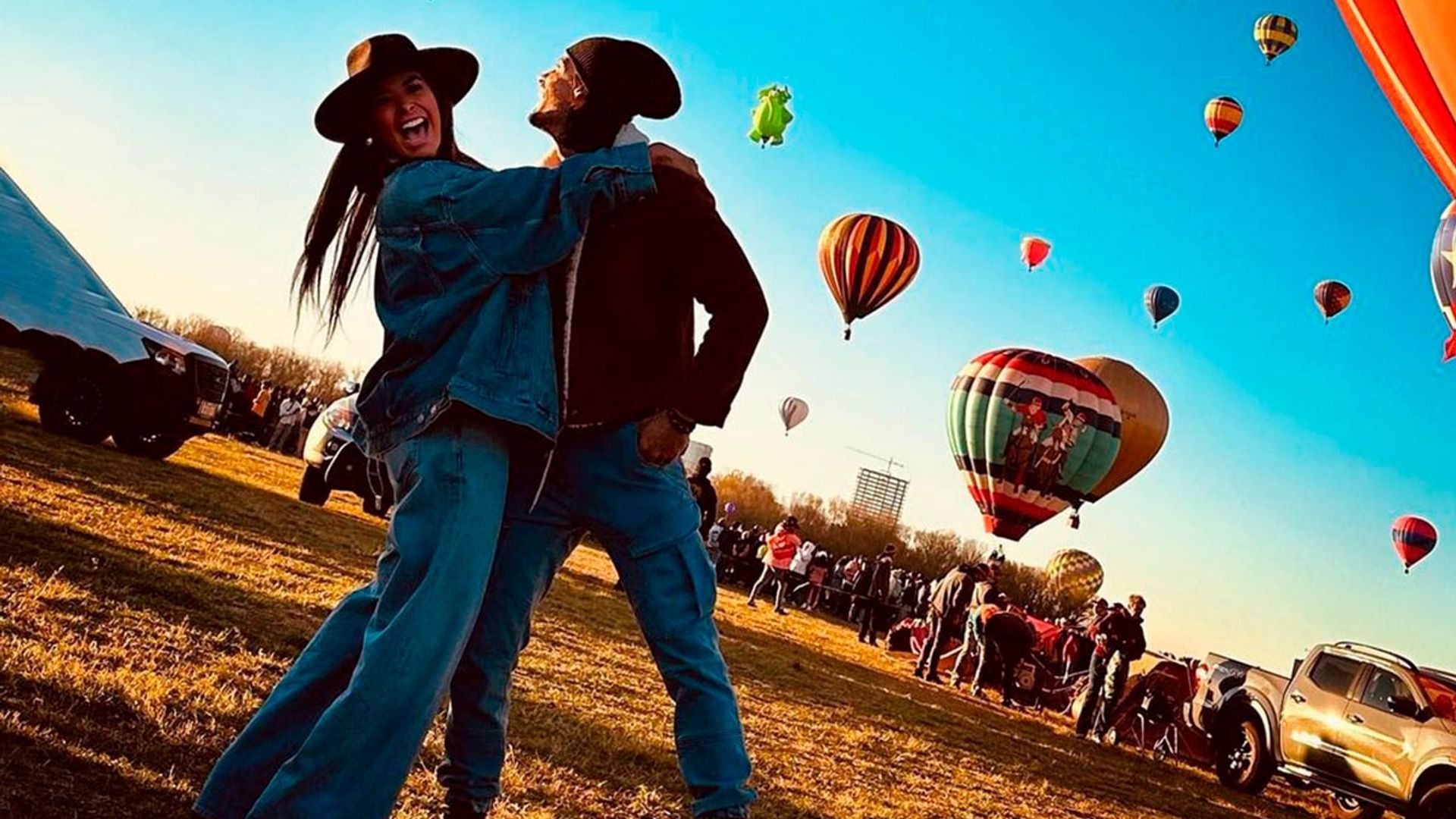 Con un romántico posado, Galilea Montijo grita su amor a los cuatro vientos por su novio, Isaac Moreno