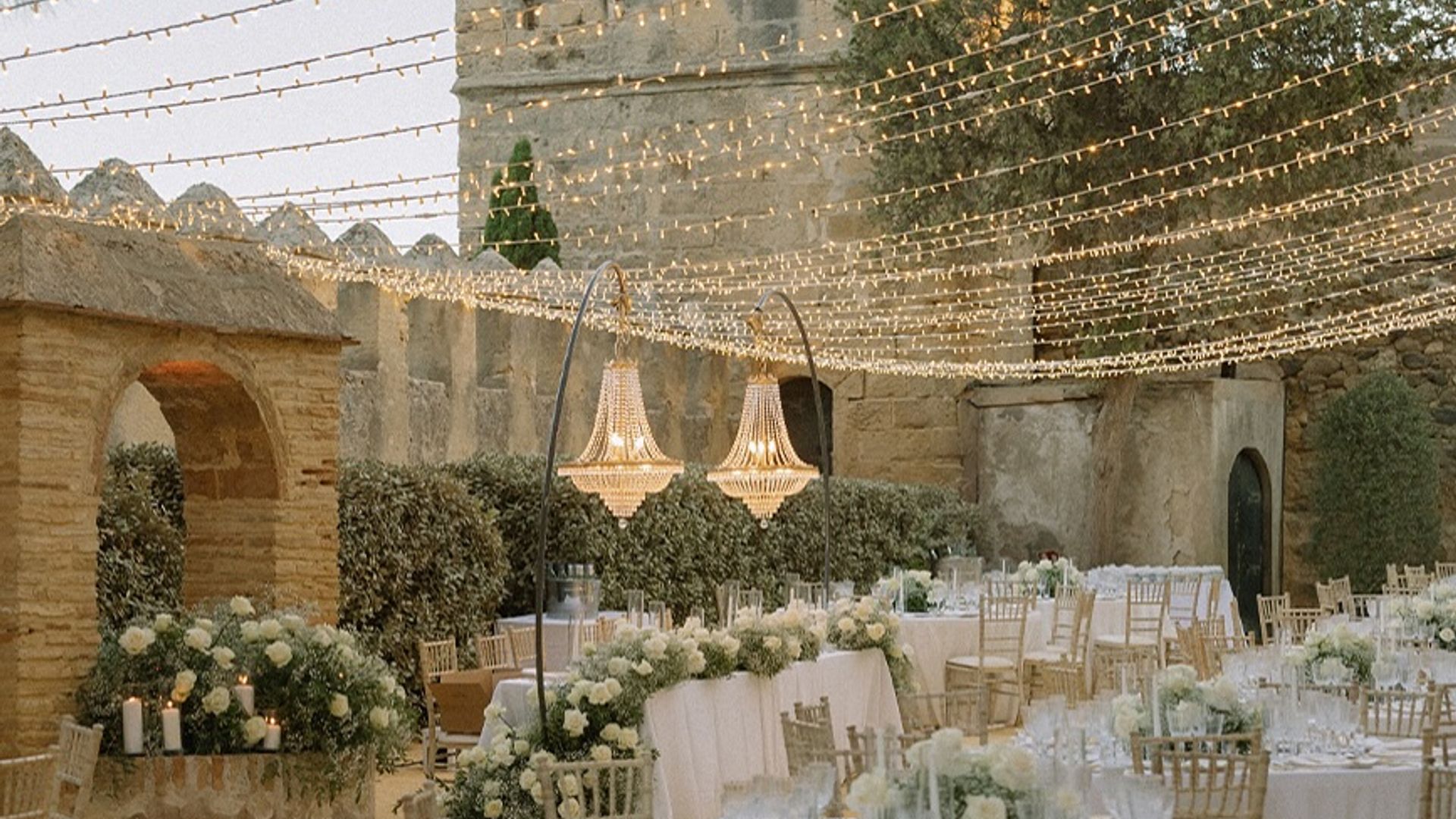 Castillos y palacios para bodas mágicas: las 10 localizaciones más bonitas de España