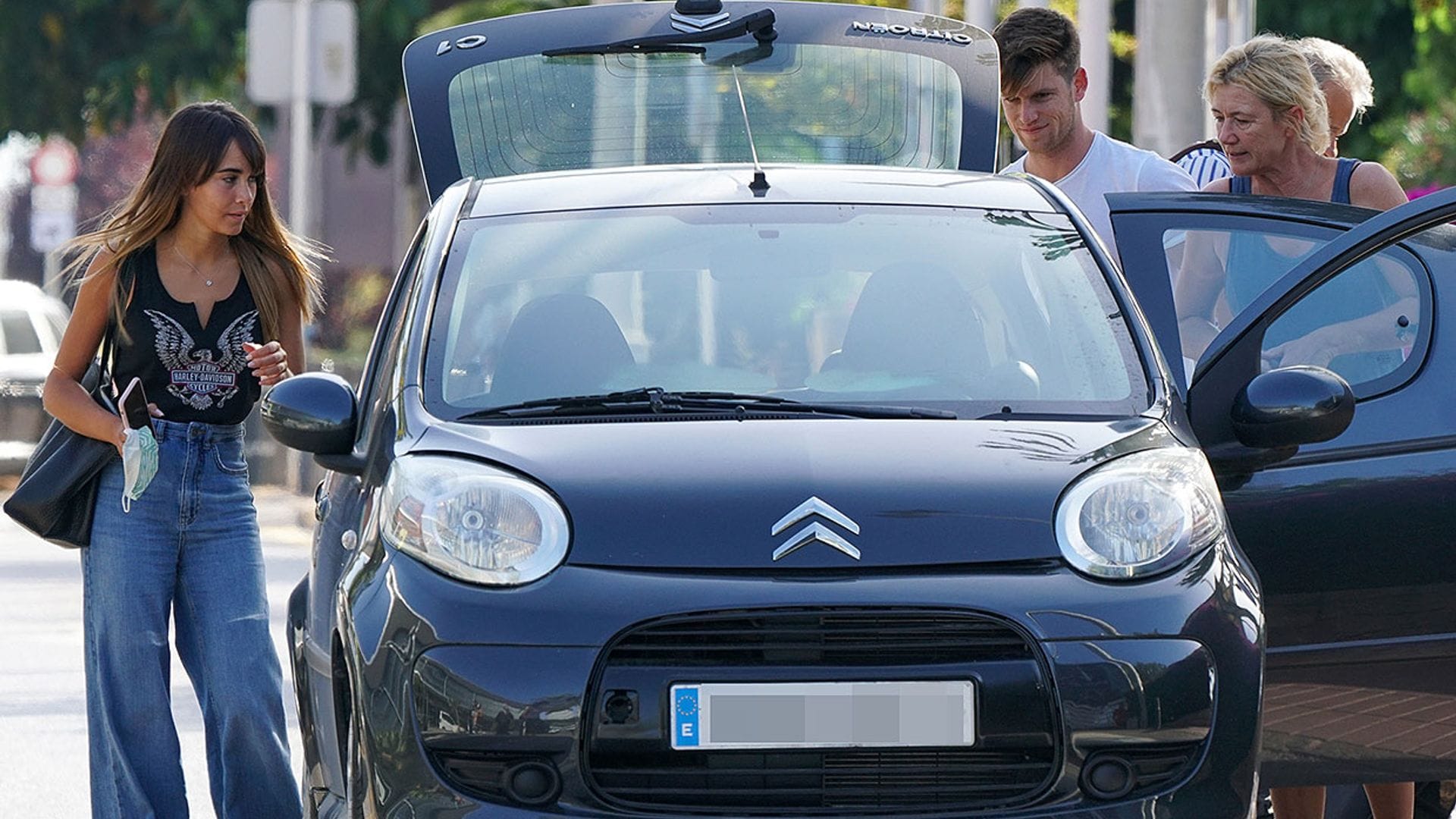 Aitana y Miguel Bernardeau se reúnen con Ana Duato en su vuelta a Ibiza