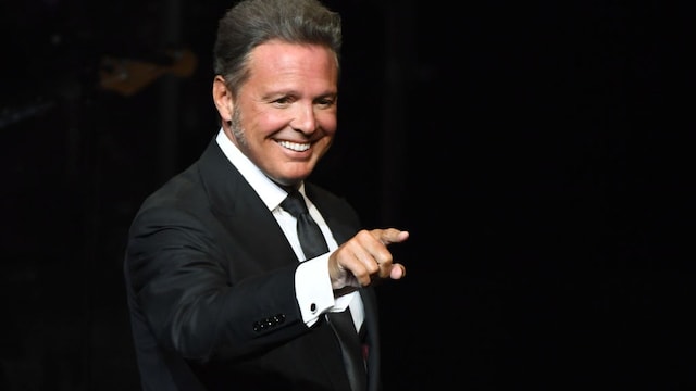 LAS VEGAS, NEVADA - SEPTEMBER 12:  Singer Luis Miguel performs on the first night of his four-date limited engagement at The Colosseum at Caesars Palace on September 12, 2019 in Las Vegas, Nevada.  (Photo by Ethan Miller/Getty Images)