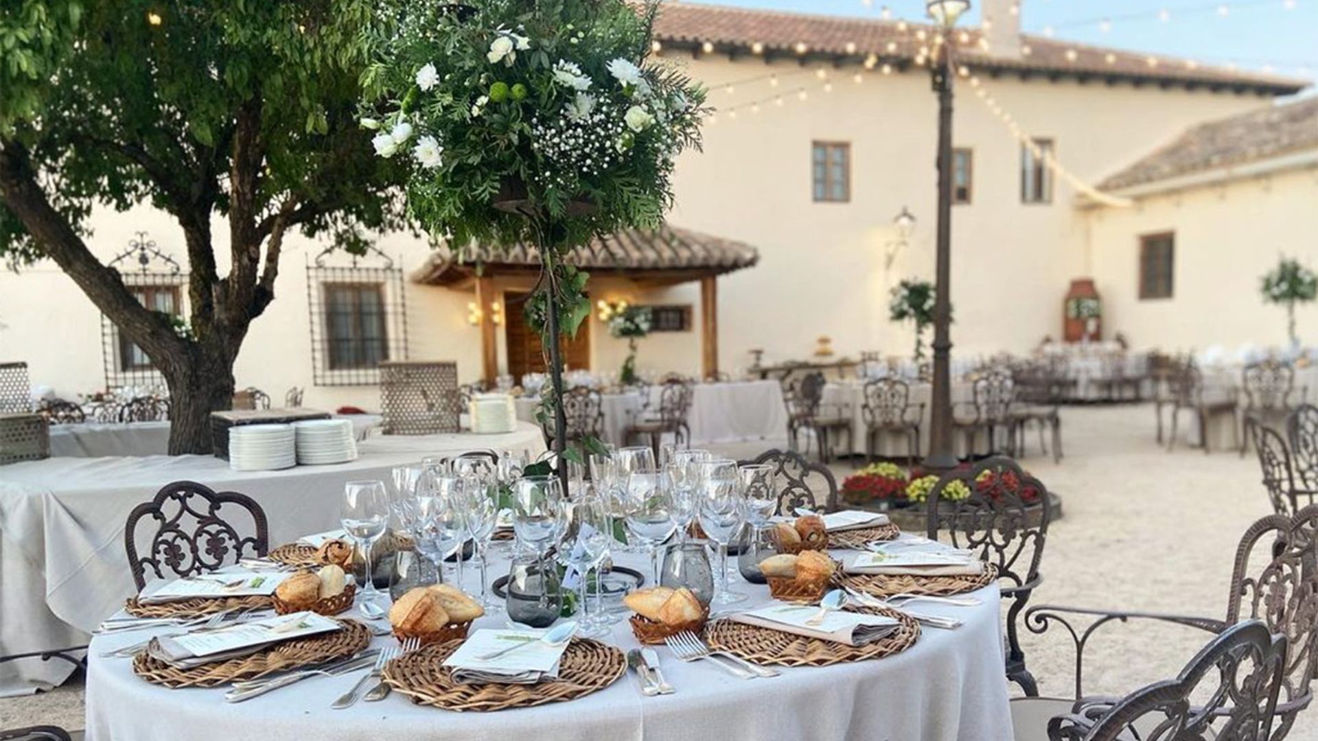 Los caterings de boda que sirvieron a Isabel II y a la Casa Real Española que debes conocer