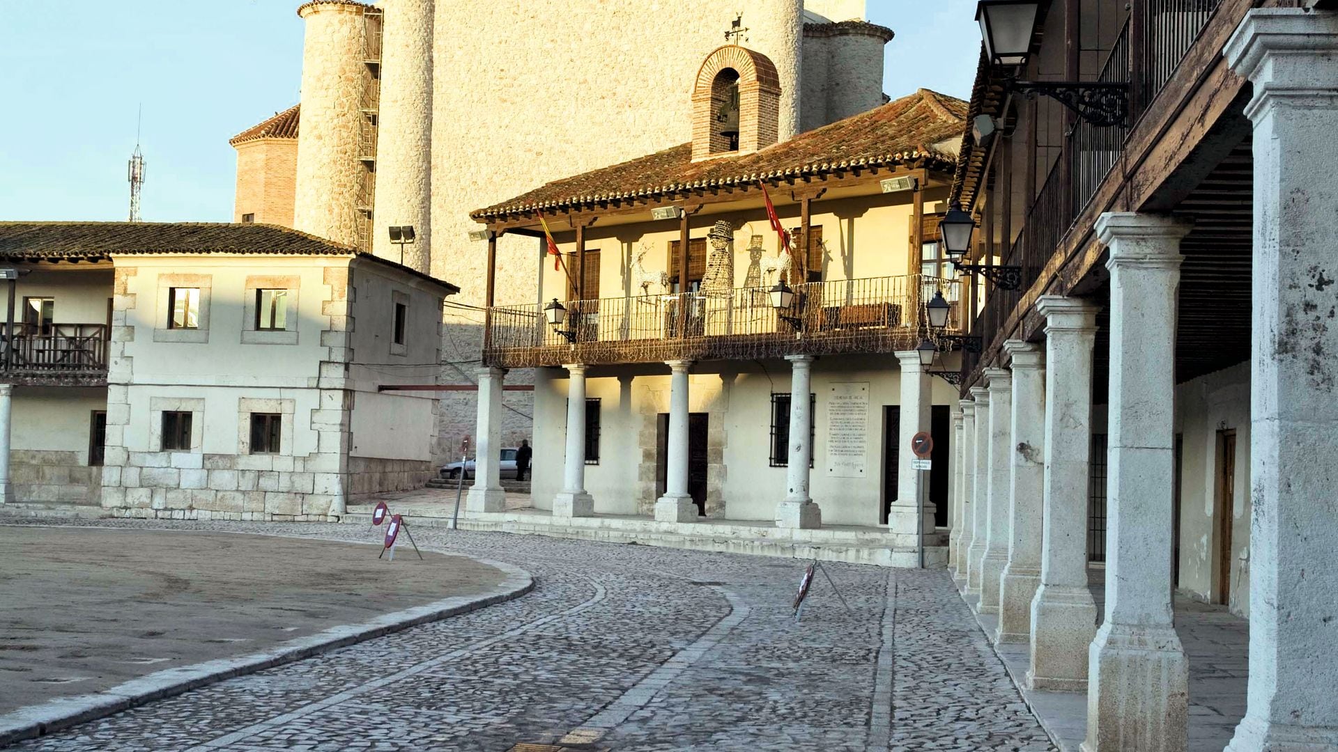 Soportales de la Plaza Mayor de Colmenar de Oreja Madrid
