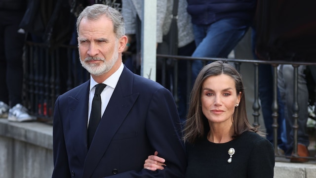 Los reyes Felipe y Letizia en el funeral de Fernando Gomez-Acebo el 8 de abril de 2024 en Madrid