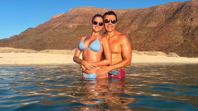 Adrián Uribe y su esposa Thuany