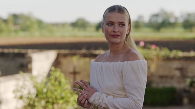 Camille Razat rompe su silencio y dice adiós a 'Emily in Paris'
