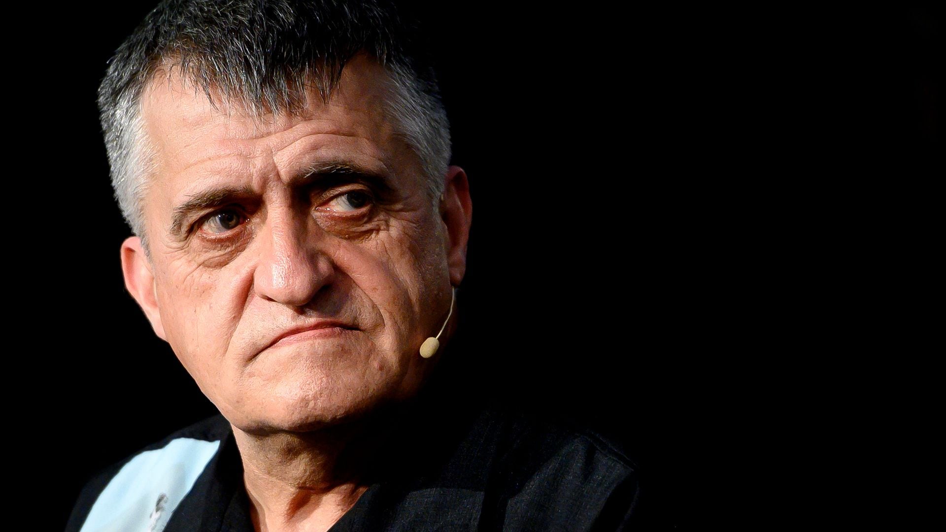 De la difícil infancia de José Miguel Monzón al éxito del Gran Wyoming, Premio Ondas al Mejor Comunicador