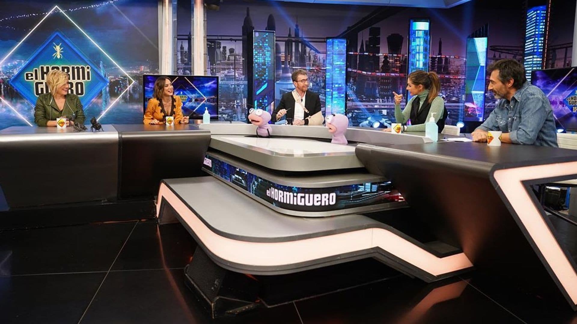 Nuria Roca acierta con un mono rebajado de Zara en su último duelo de estilo televisivo