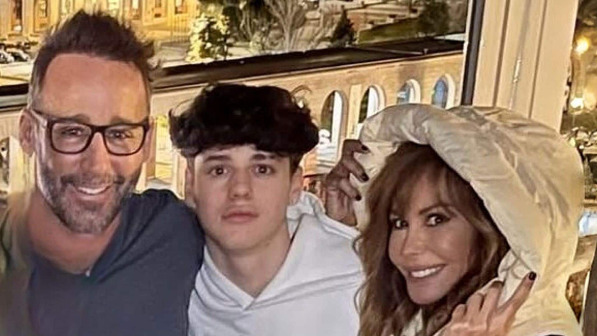 Así es Álvaro, el hijo de Lara Dibildos y Álvaro Muñoz Escassi, que cumple 18 años