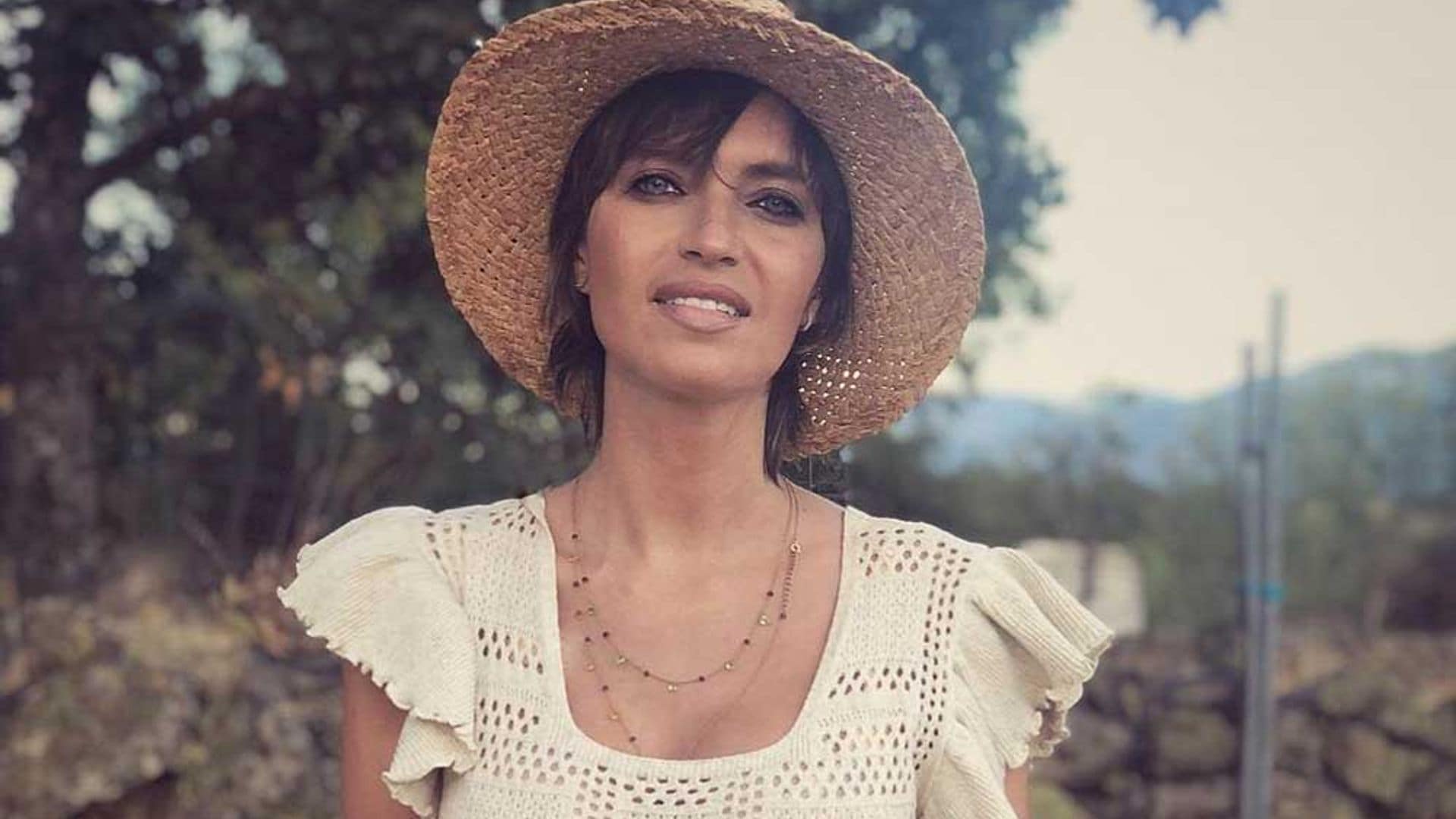 10 vestidos de entretiempo inspirados en el armario de Sara Carbonero