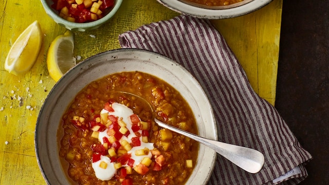 Lentejas con mango, tomate y yogur