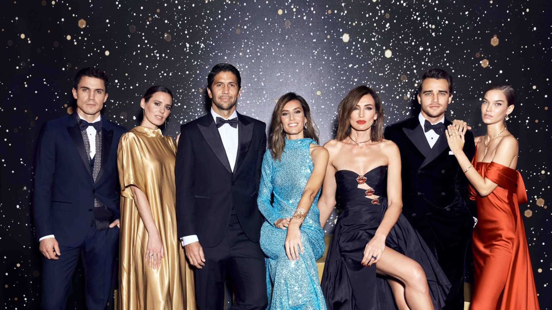Los grandes protagonistas del año brindan por la Navidad con ¡HOLA!, en la fiesta más espectacular de la temporada