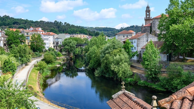 Ribadavia, en la confluencia de los ríos Avia y Miño, Ourense 