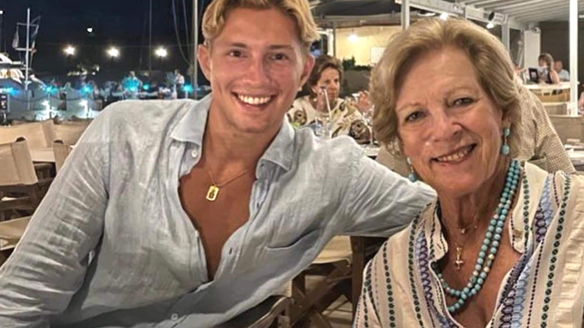 Ana María de Grecia recupera la sonrisa en su primer verano sin el rey Constantino y arropada por su familia