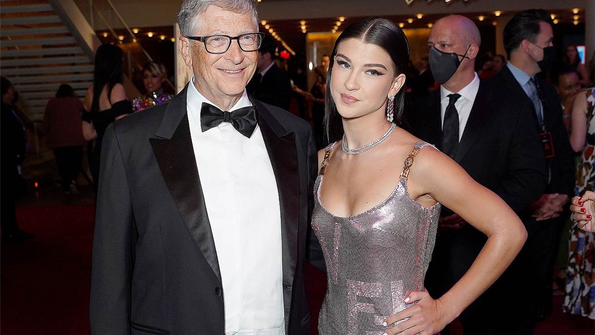 Así es Phoebe, la hija menos conocida de Bill Gates, que acaba de cumplir 20 años