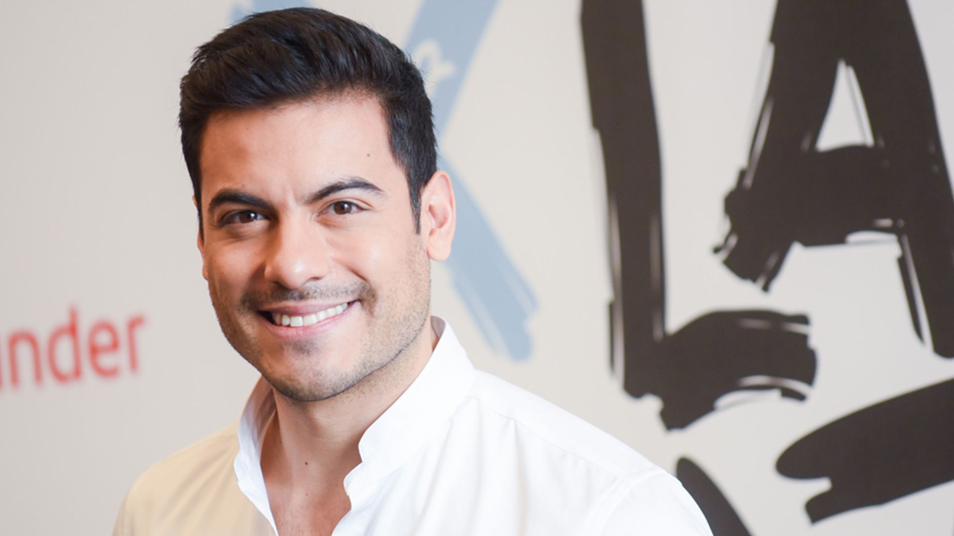 En HOLA! USA, Carlos Rivera: coqueto, casual y ¡enamorado!