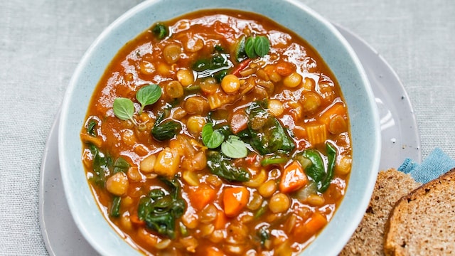 Sopa vegetariana de legumbres