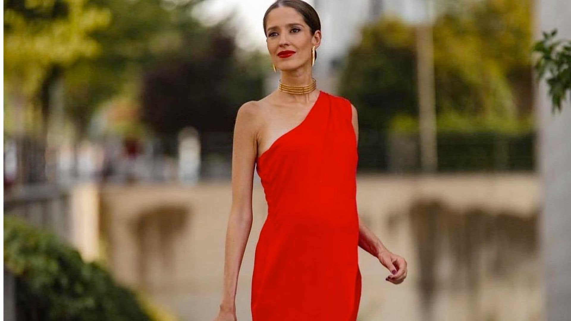 15 looks de invitada te encantarán si estás embarazada y podrás reutilizar después