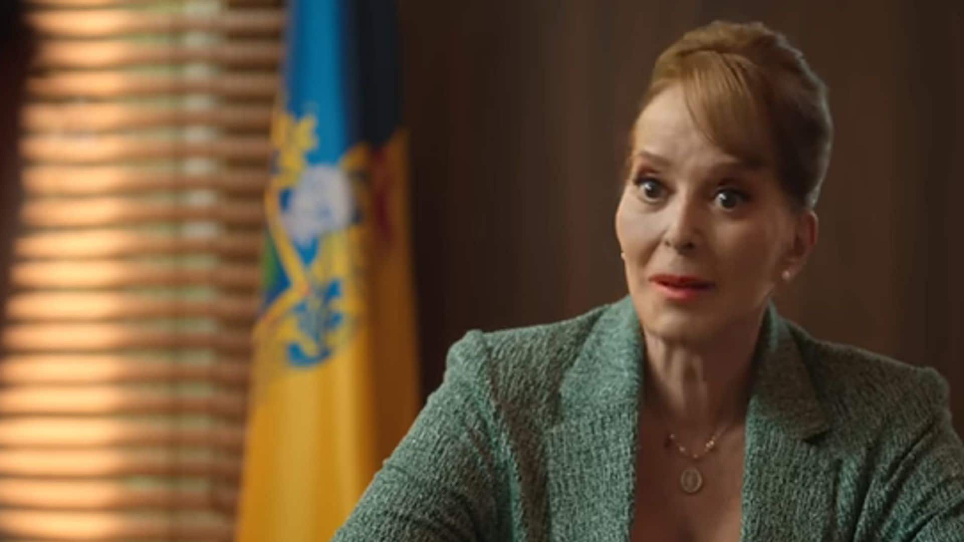 Margarita Gralia como la directora 'Josefina'