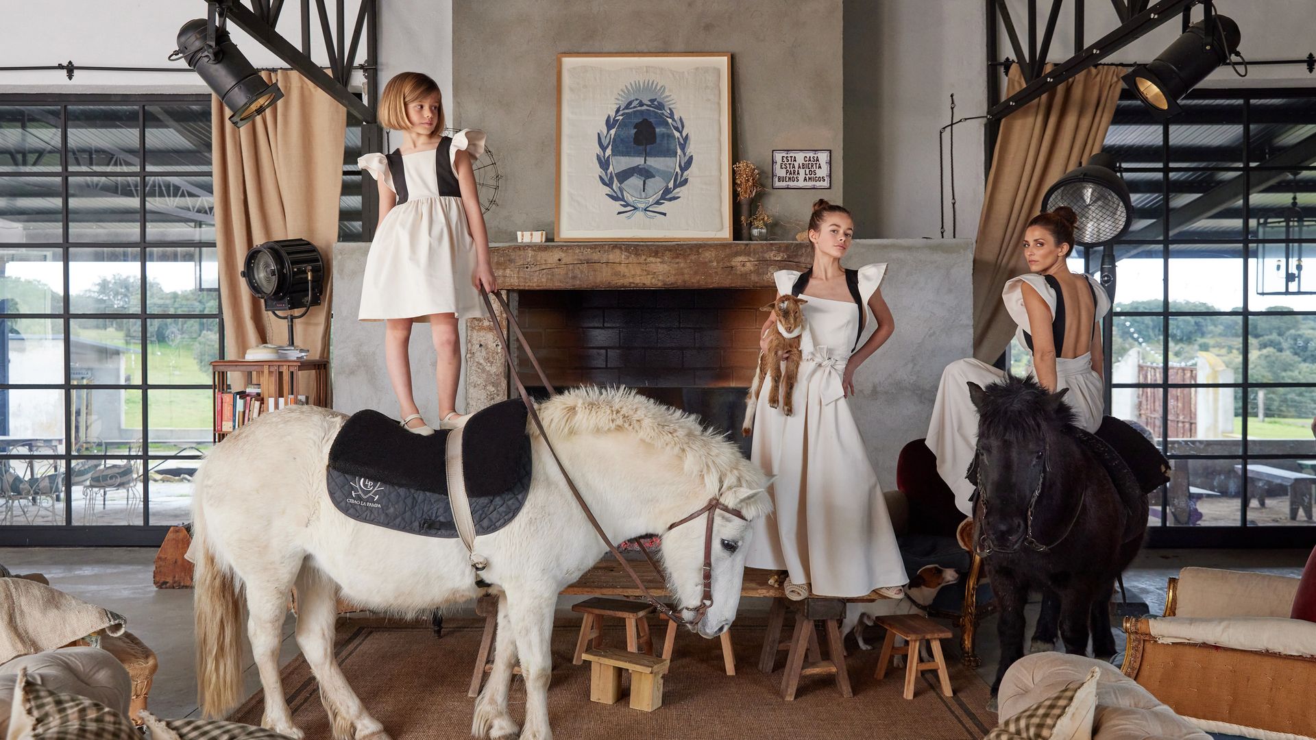 Hablamos con Amaia Arrieta, la diseñadora que viste a los hijos de los príncipes de Gales: 'Kate siempre busca diseños clásicos y elegantes'