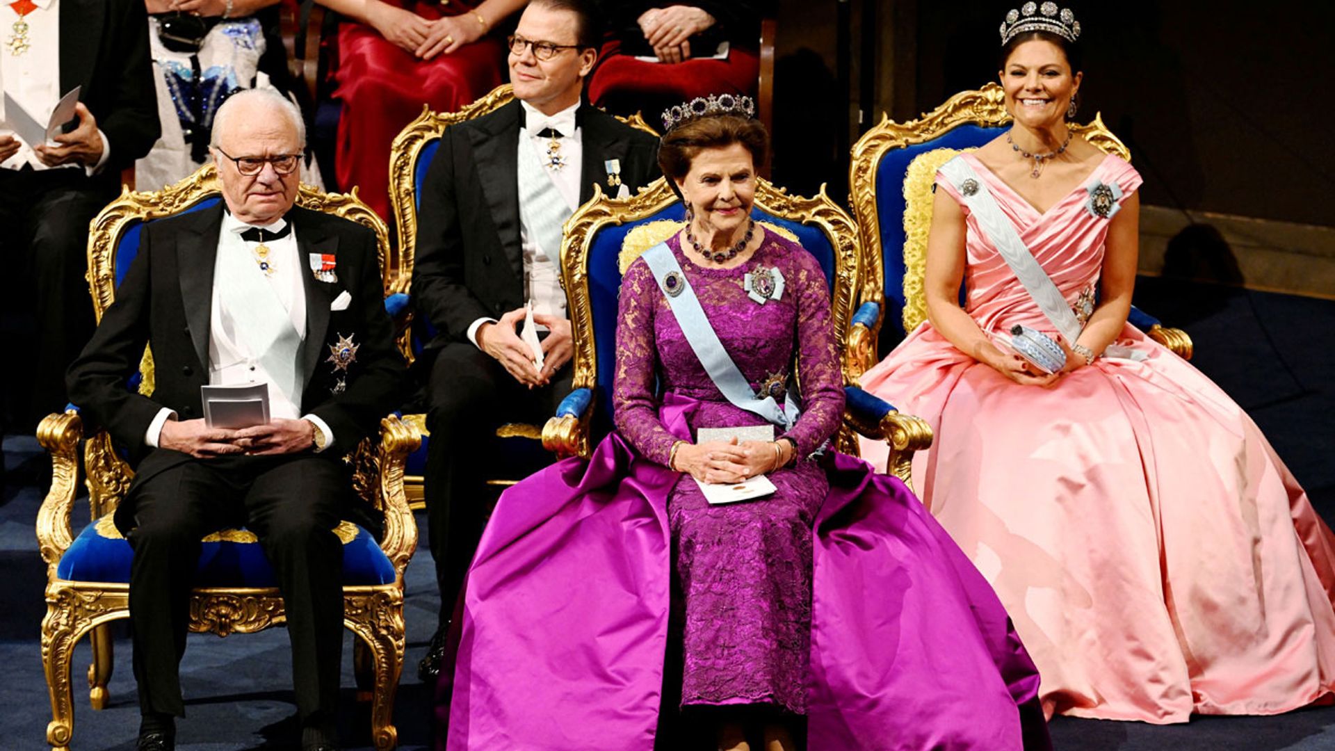 Los Nobel recuperan toda su pompa y esplendor en una gala presidida por la Familia Real sueca