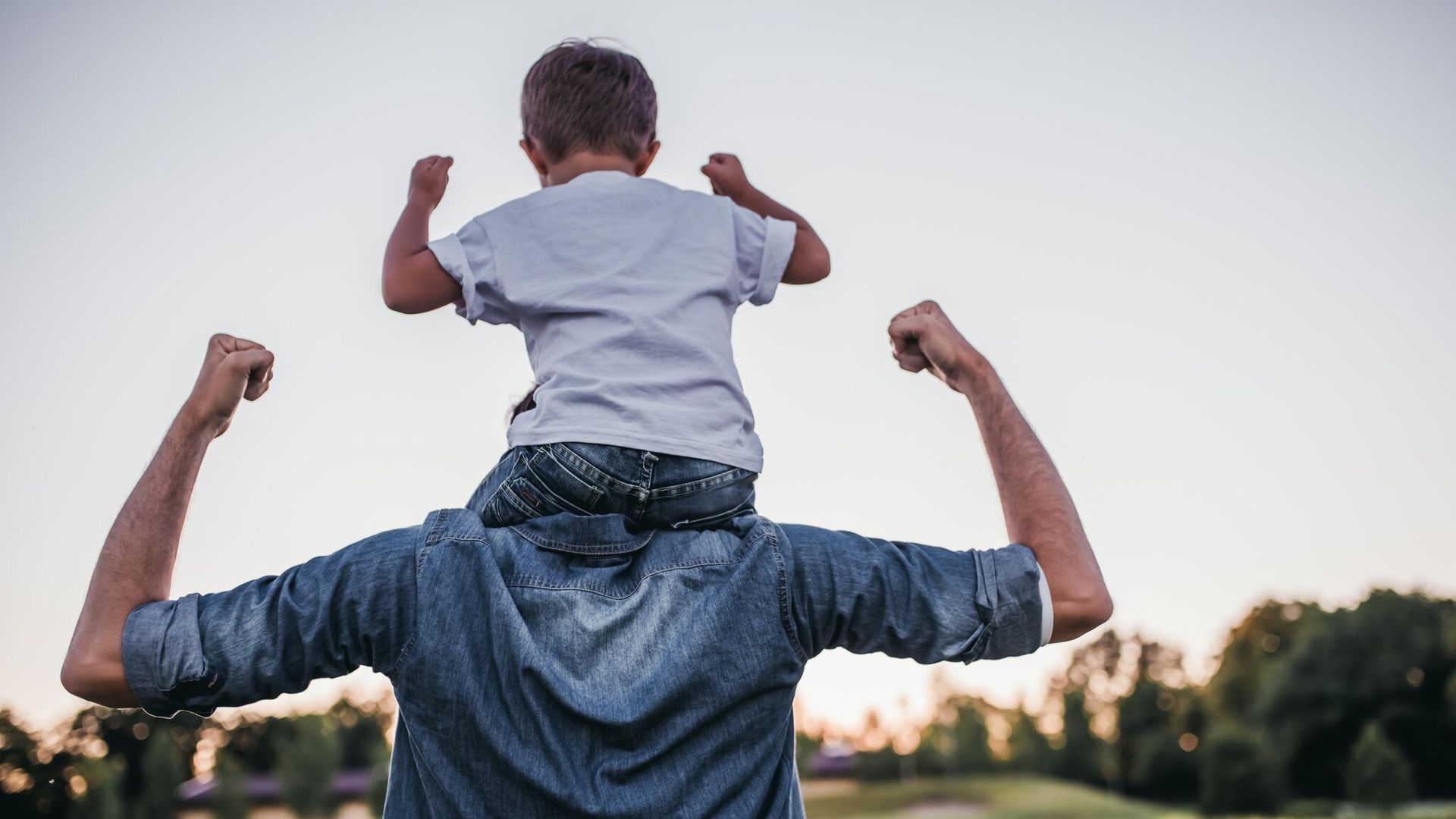 Relación padre-hijos: así evoluciona en el tiempo desde son bebés hasta que se hacen adultos