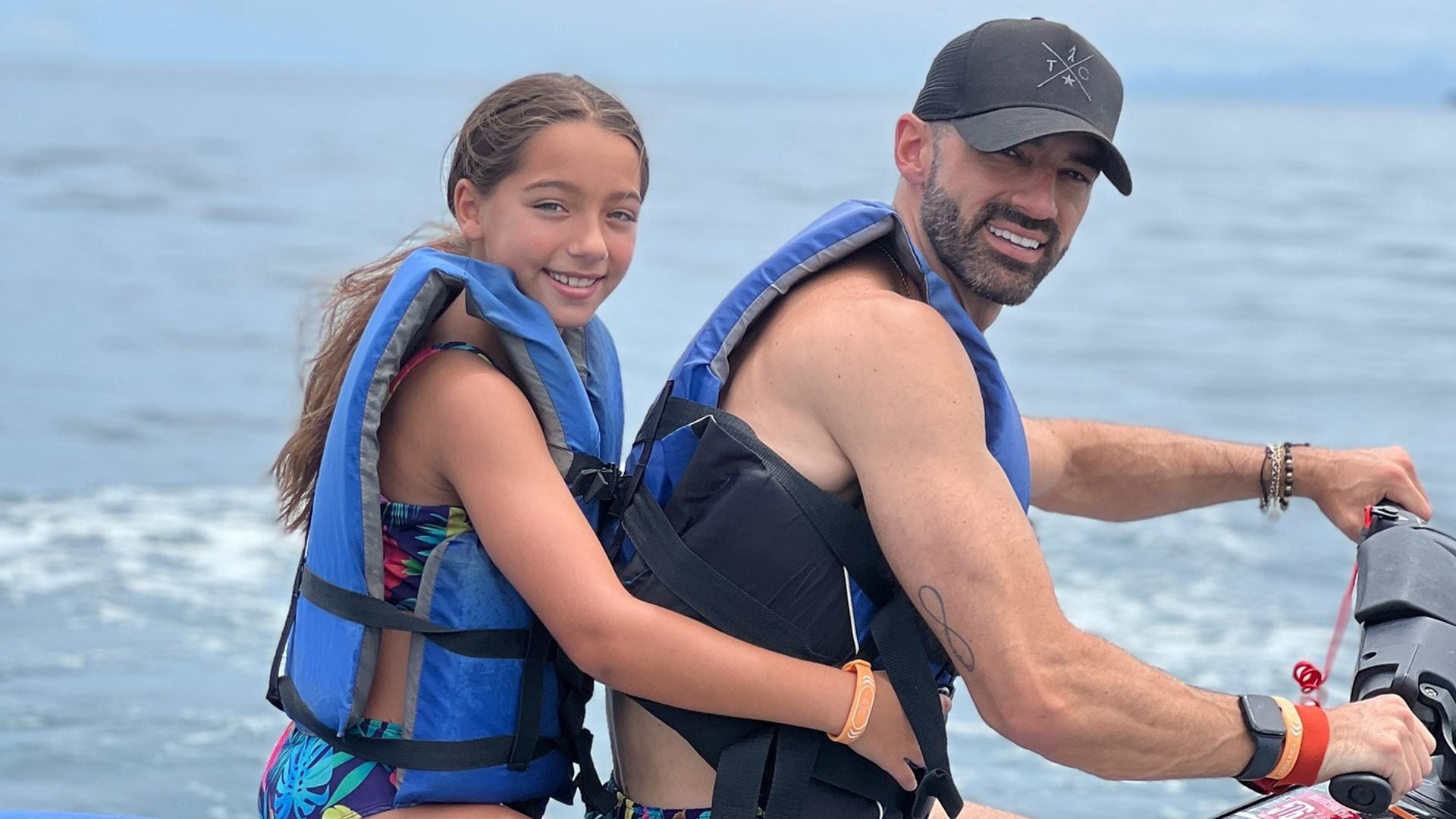 Toni Costa y Alaïa inauguran el verano con un viaje padre e hija a Costa Rica