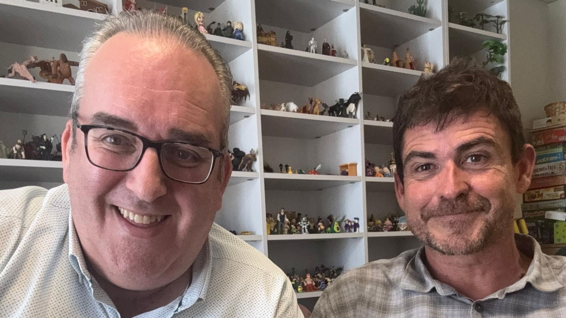 José Luis Gonzalo Marrodán e Iván Rodríguez Ibarra, autores de El lenguaje silencioso. La técnica de la caja de arena en la adolescencia