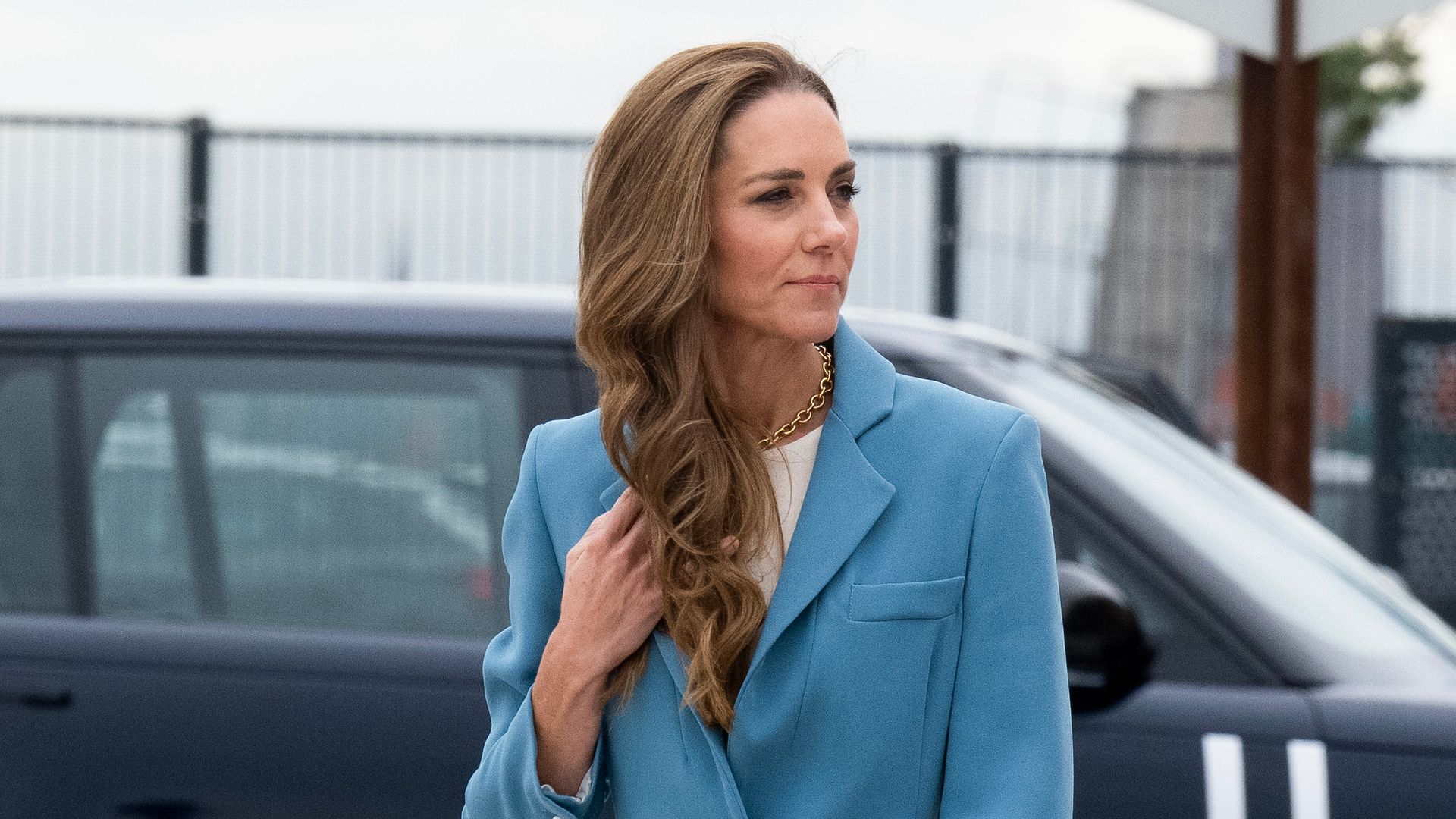 Kate Middleton ha estrenado un traje azul teal en su última aparición con el príncipe Guillermo