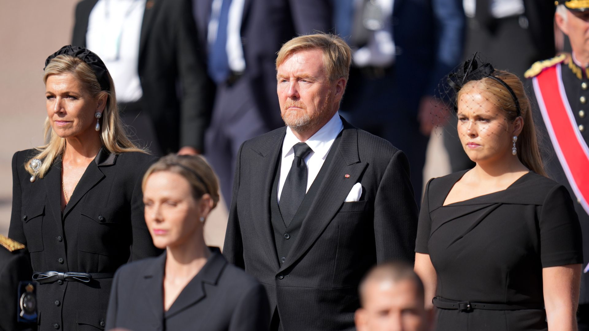  Los reyes Máxima y Guillermo Alejandro, junto a la princesa heredera Amalia de Países Bajos, en el funeral del rey Harald de Noruega