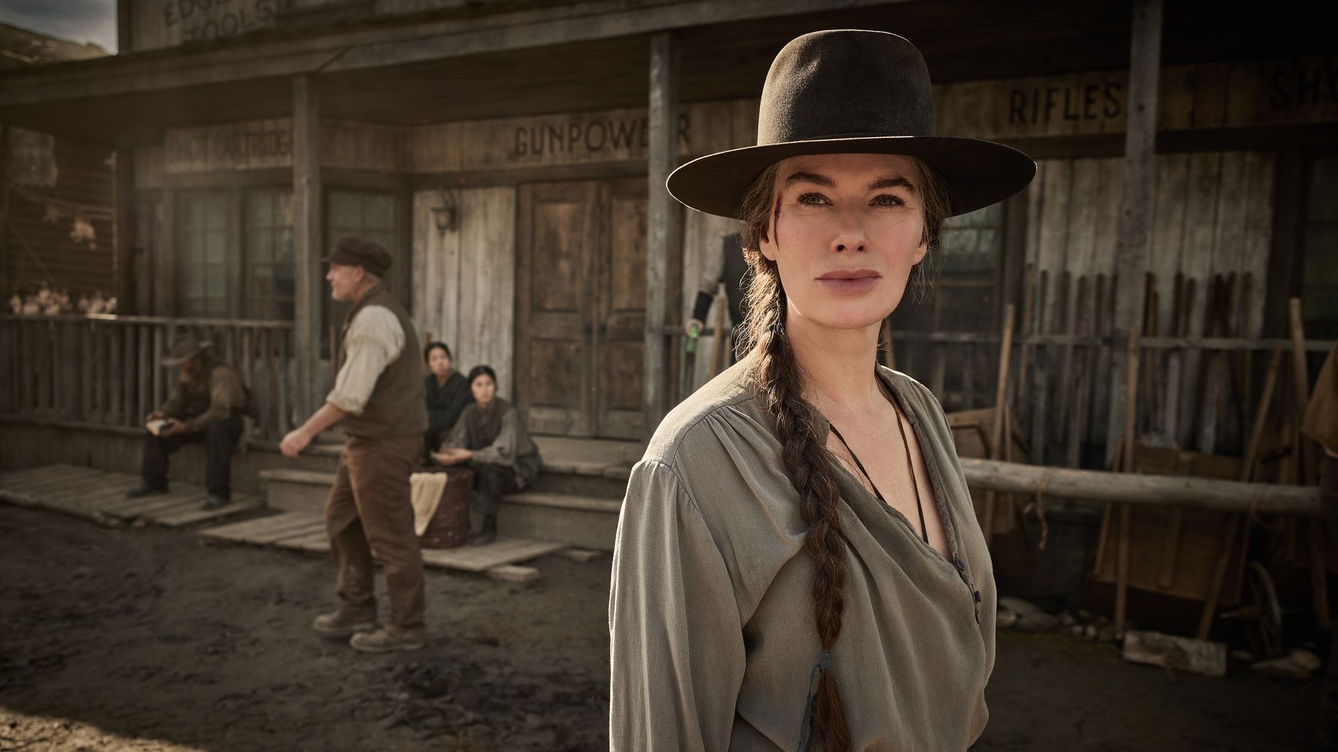 Lena Headey es Fiona Nolan, una de las matriarcas protagonistas en 'Los abandonados'
