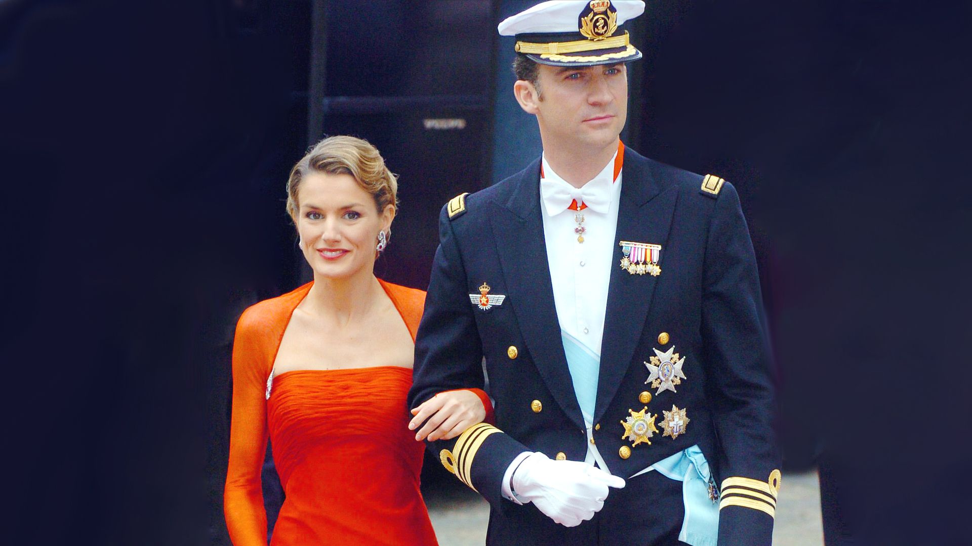La boda de Federico y Mary de Dinamarca, un espectacular desfile de tiaras y vestidos de gala en 2004
