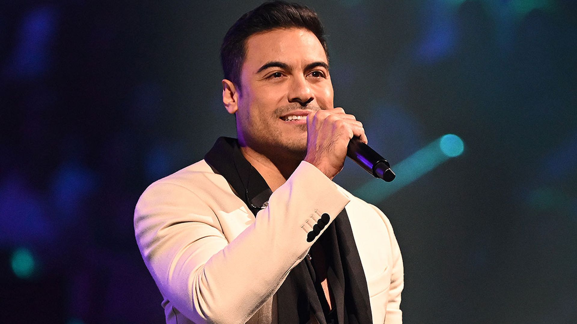 Carlos Rivera confiesa por qué mantuvo su relación con Cynthia alejada de los reflectores: ‘Sí nos lastimaron’
