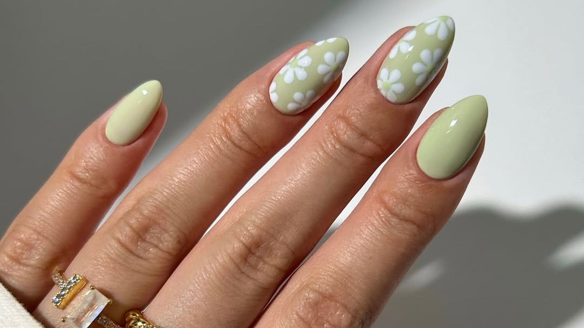 16 manicuras en colores pastel que son tendencia para la temporada Primavera/Verano 2025