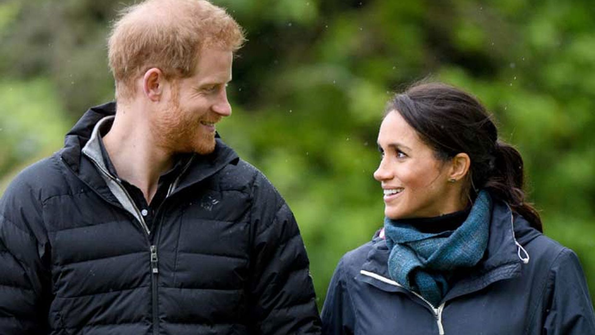 La reina Isabel y el príncipe Carlos felicitan a Harry y Meghan por su próxima paternidad